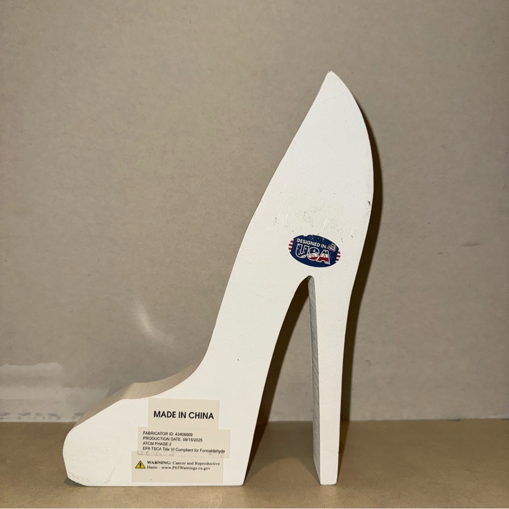 GUCCI LEOPARD HIGH HEEL WOODEN HOME DECOR TABLE TOP PIECE GOLD ACCENTS - Picture 2 of 6